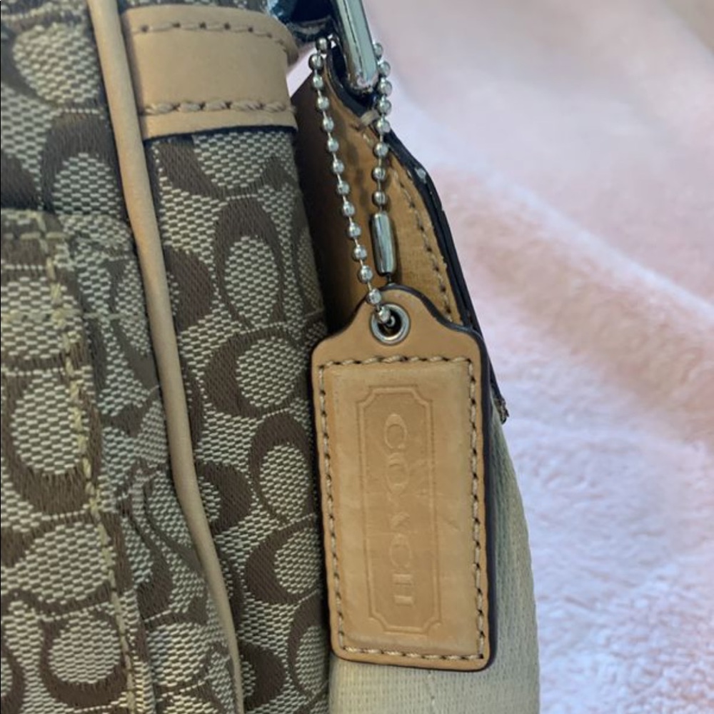 Coach - Picture 4 of 4